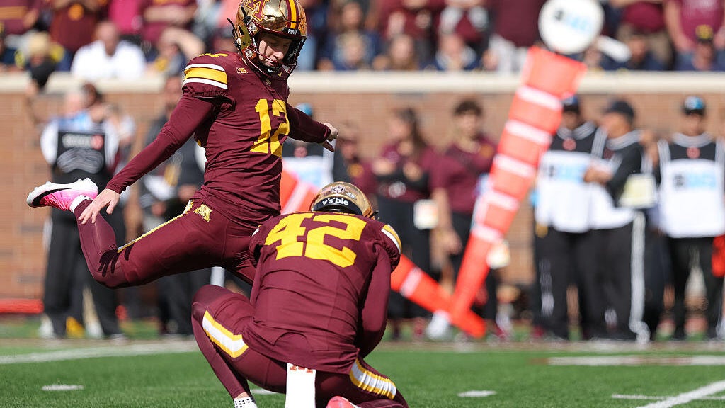 Minnesota's late-arriving kicker Luke Drzewiecki quickly makes a strong impression — Bloomington Dining news